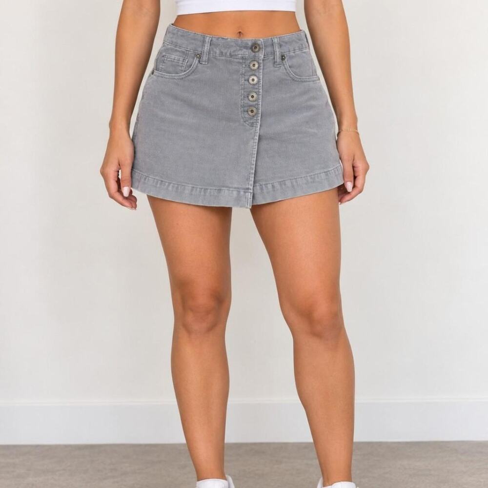 American Eagle Corduroy Mini Skort 💙